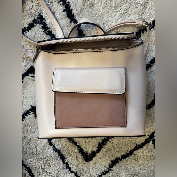 Adorable faux leather mini backpack - Picture 2 of 5